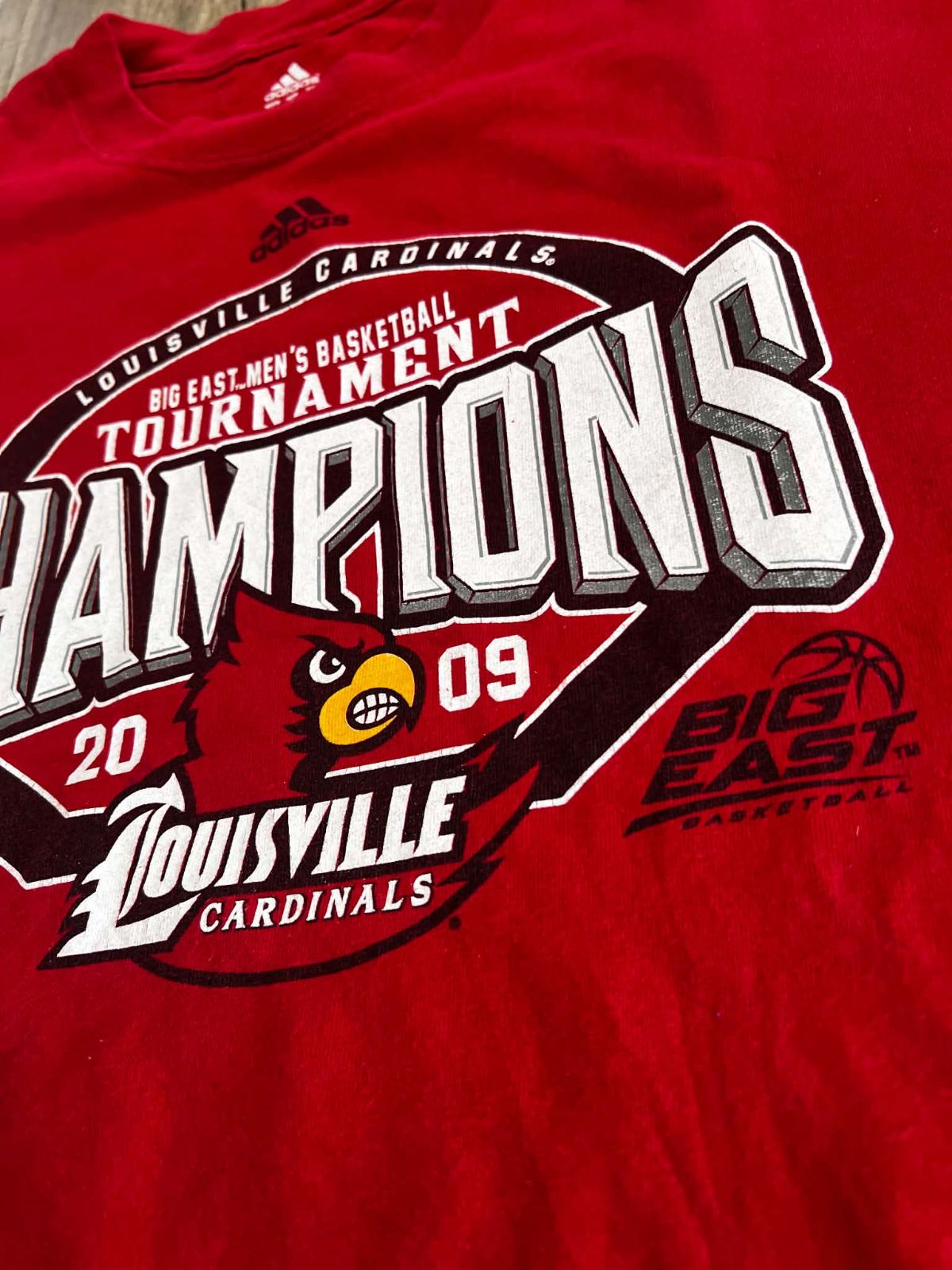 Adidas Louisville Cardinals 2009 Champions férfi póló L